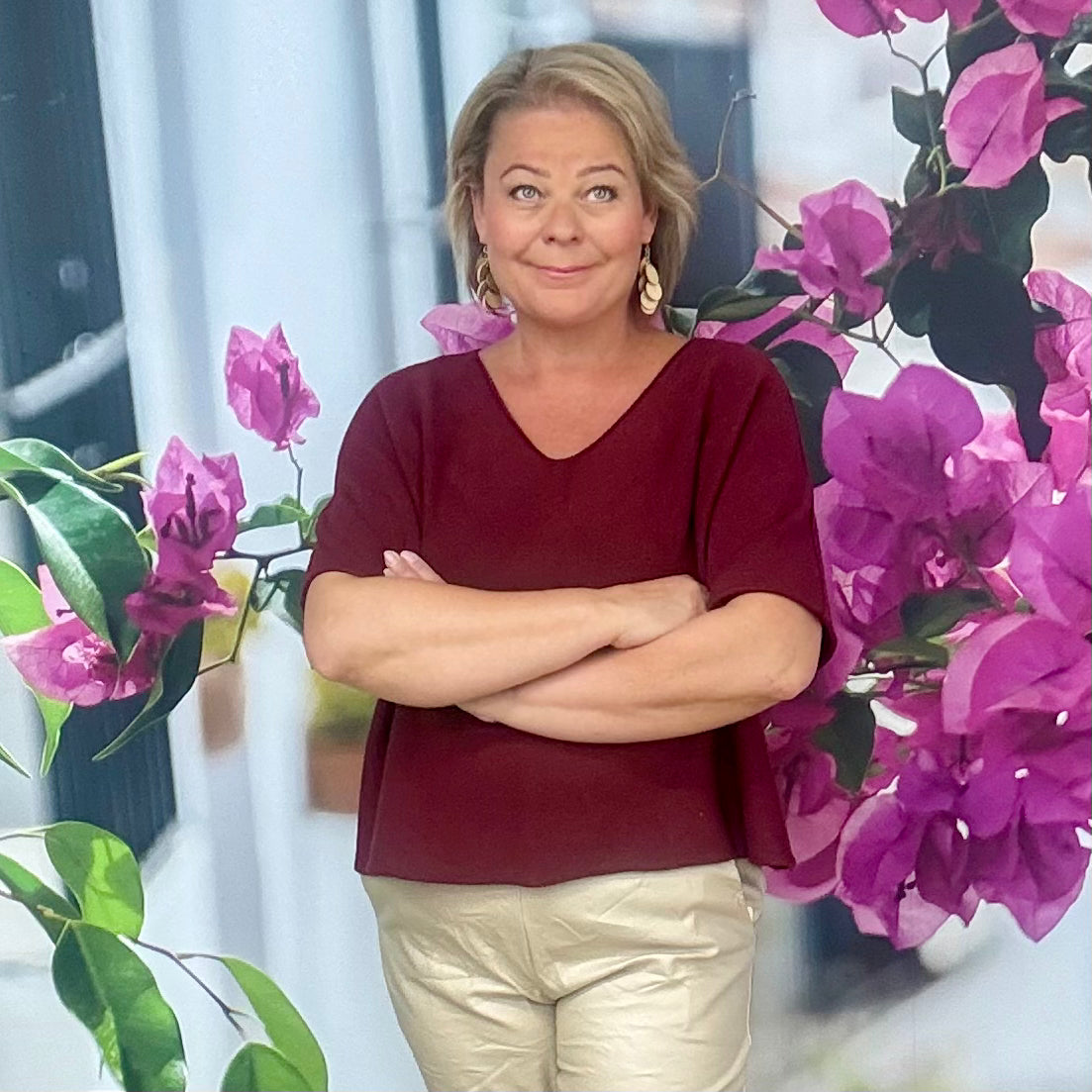 Lyhythihainen neulepusero viininpunainen
